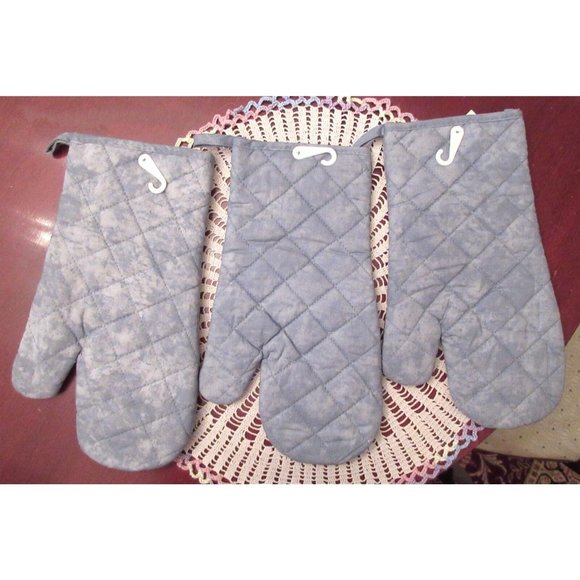 3 Country Crafts Rooster Oven Mitts Quilted Embroidered New With Tags - Picture 3 of 3